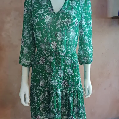 Jolie robe vert Etam 36 , haut transparent et bas doublé 